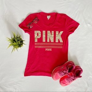 ❌ SOLD ❌ victoria secret Red & Gold shirt rn 5486